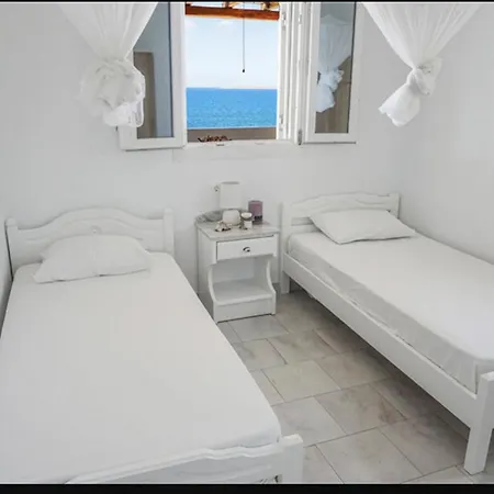 House Ariadne , Sea